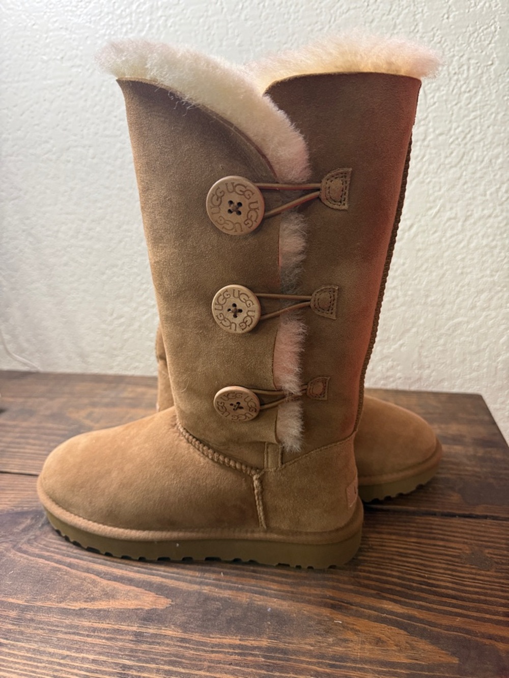 UGG Chestnut BAILEY BUTTON TRIPLET II Mid-Calf Boots